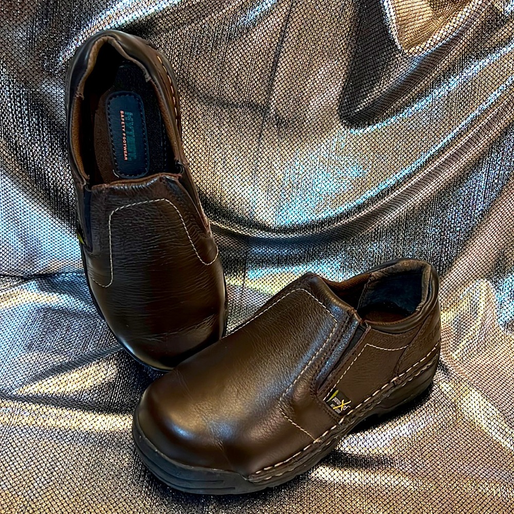 Woman’s Hytest Brown Leather Steel Toed Slip-on Work Shoes (New) Size 4 1/2 Med.